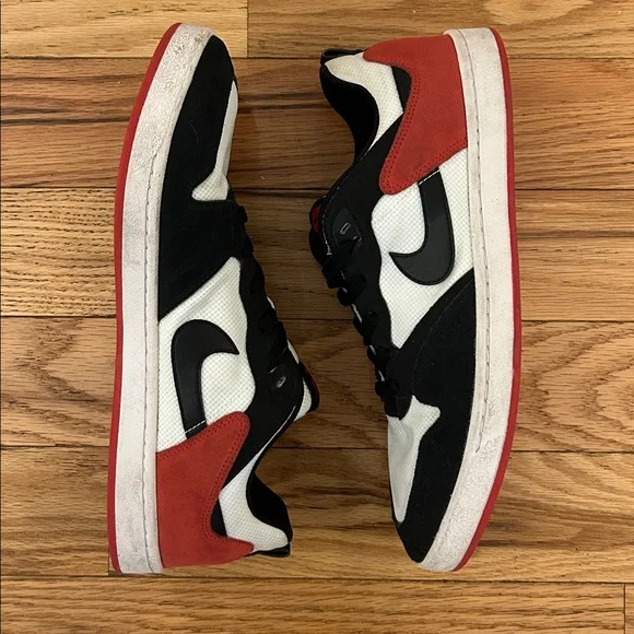 NIKE SB Alleyoop White/University Red/White/Black - Picture 2 of 7